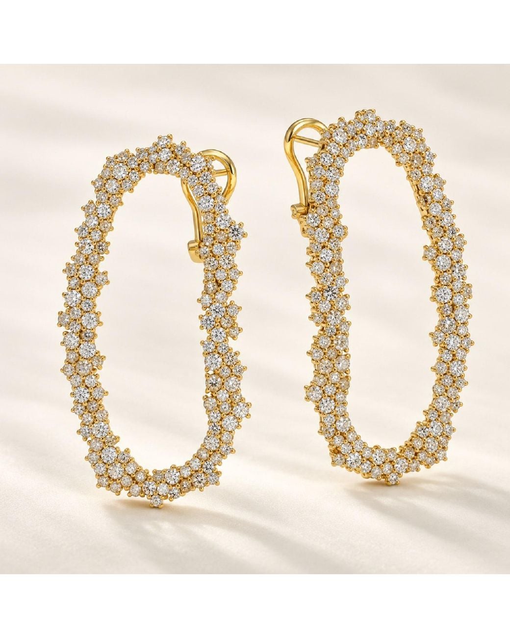 Artisan Metallic Natural White Sapphire Stud Earrings 18k Yellow Gold