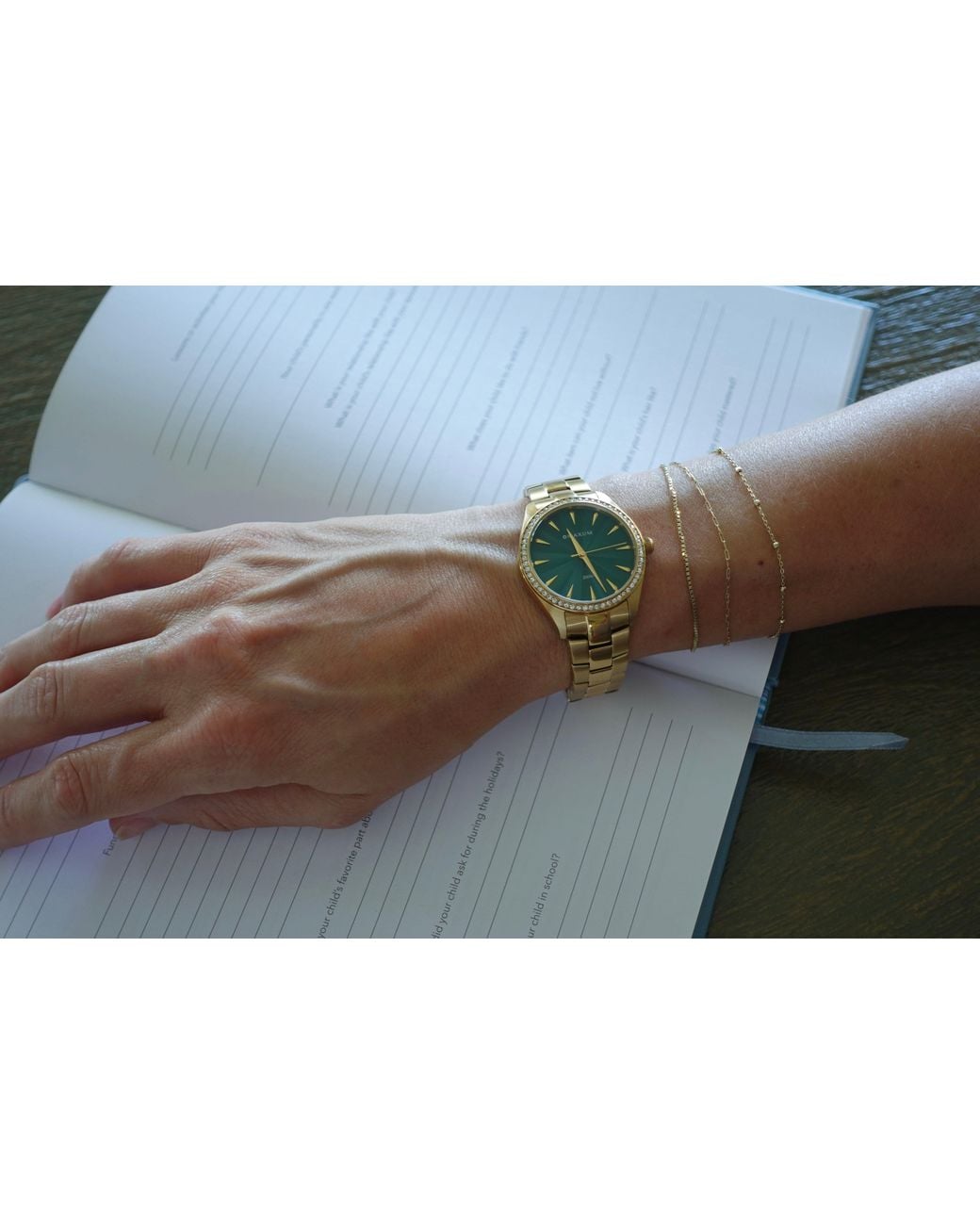 Maxum Green Sydney Box Set -Includes Bracelet Watch With Leather Strap