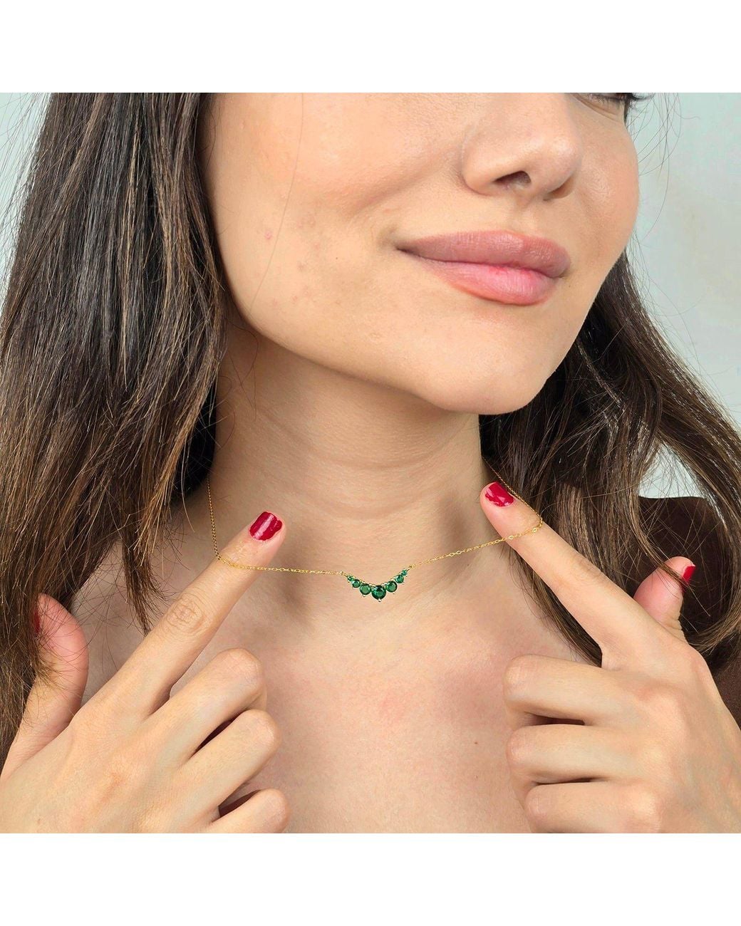 Sophelia Metallic Graduated Round Emerald Stones Plated Necklace