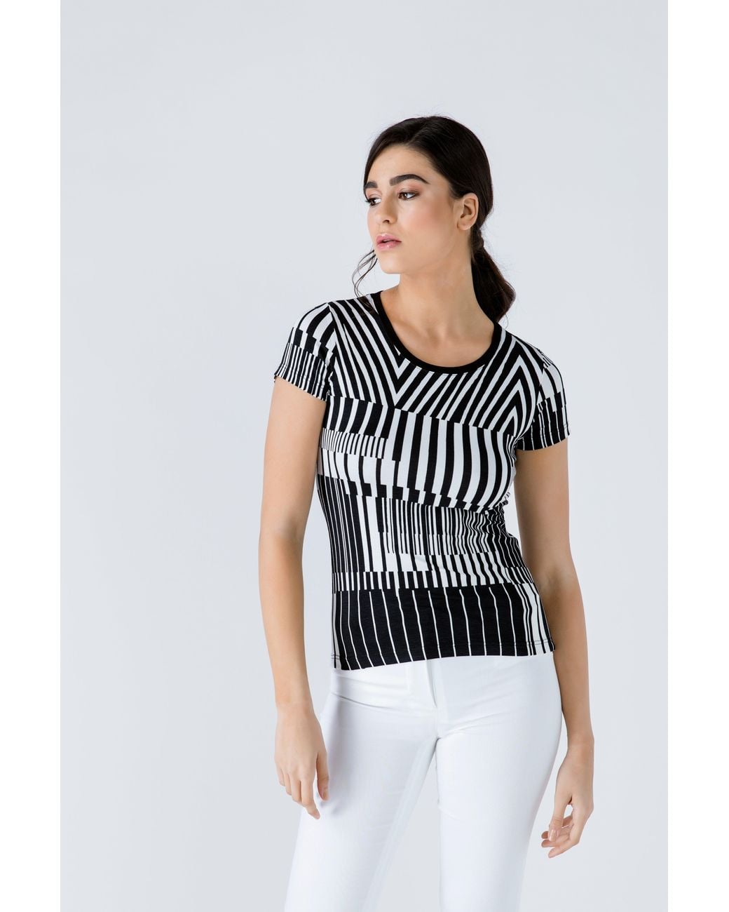 Conquista Black Short Sleeve & Top