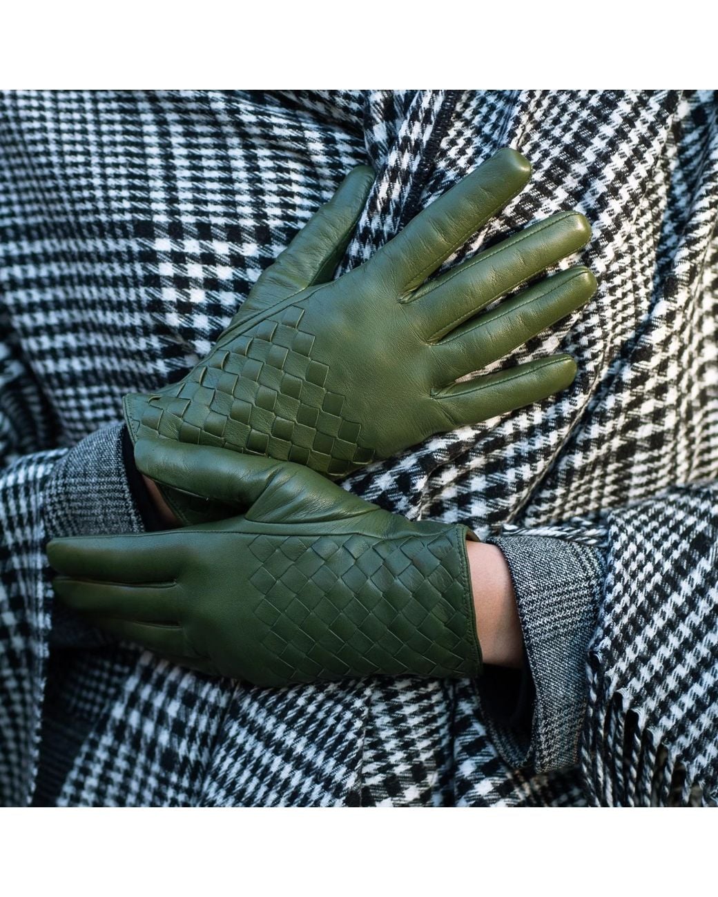 1861 Glove Manufactory Green Trani