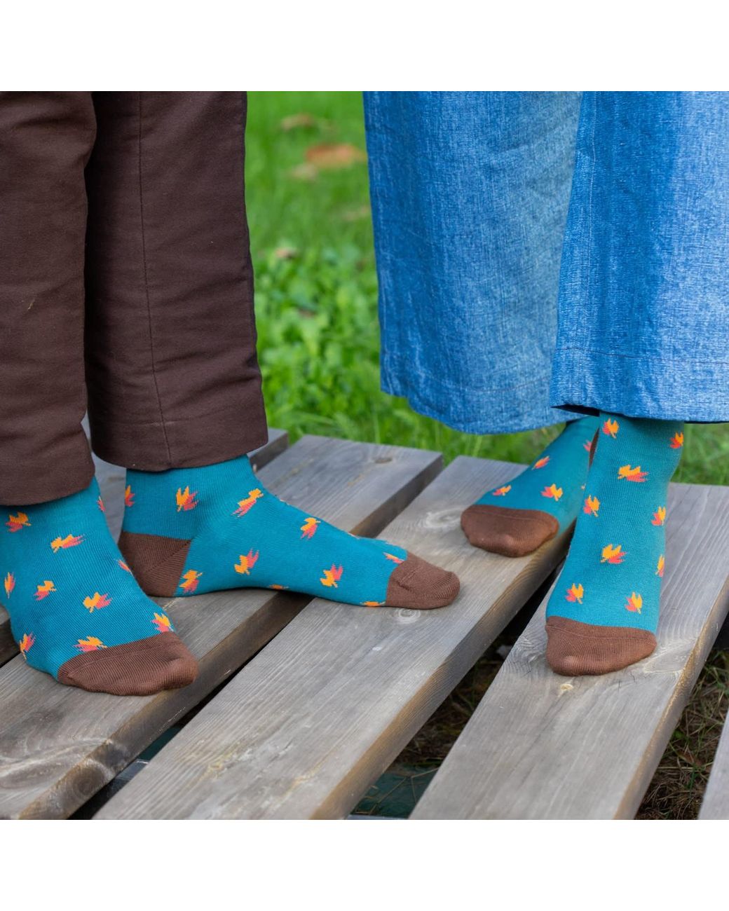 Peper Harow - Made in England Blue Maple Leaves Socks