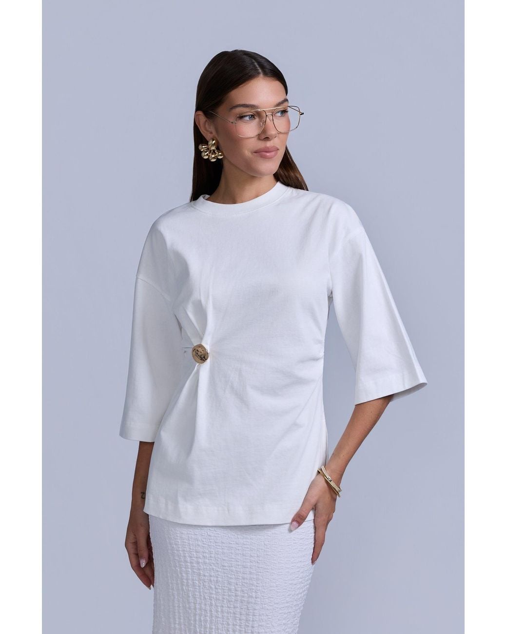 Rave on Trend White Brooch Gather Tee