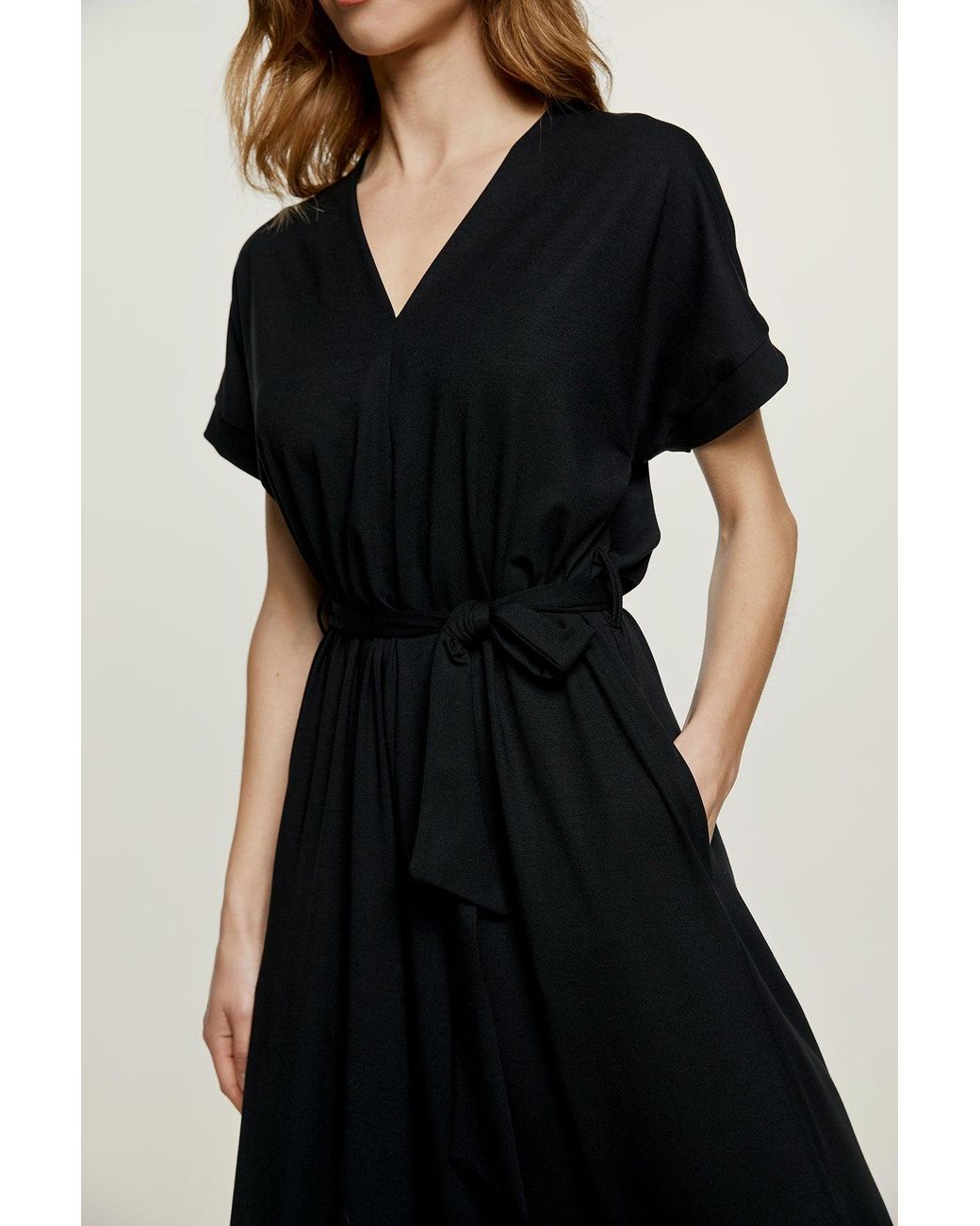 Conquista Black Belted Midi Dress