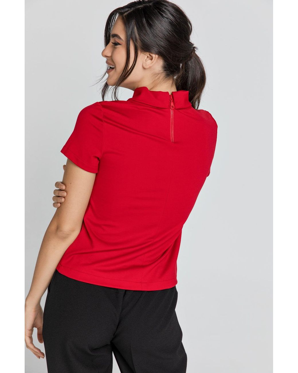 Conquista Red Short Sleeve Top