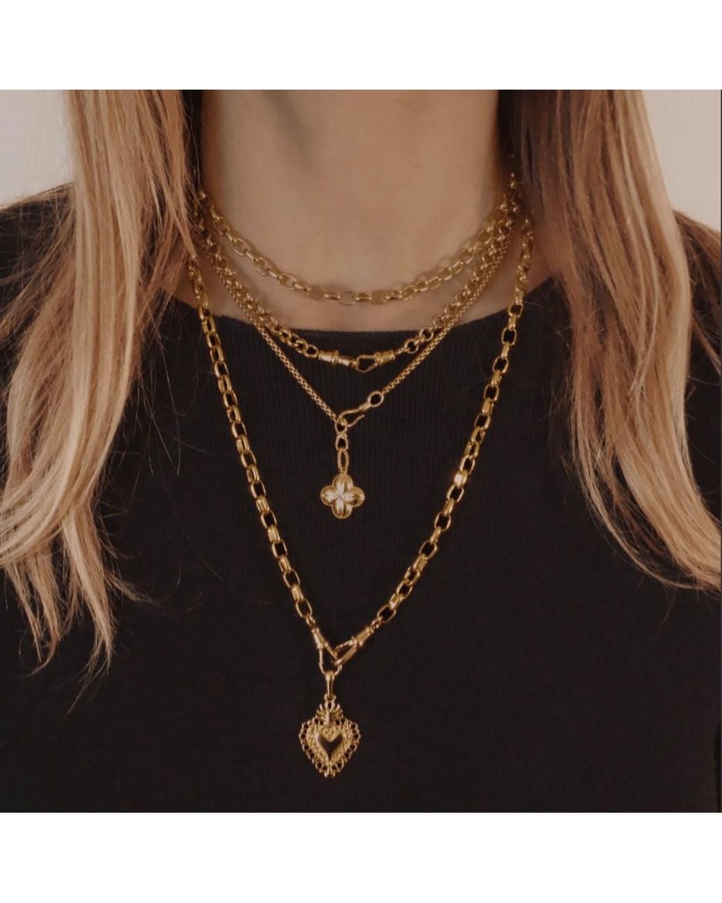 IN CAUDA VENENUM Metallic Divine Necklace