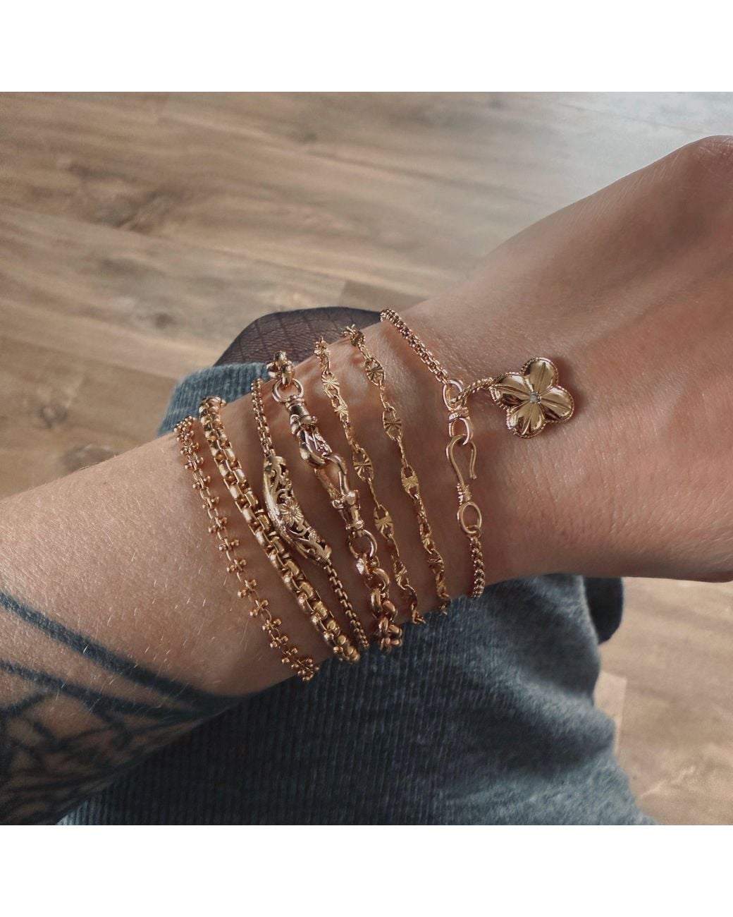 IN CAUDA VENENUM Metallic Fortune Bracelet