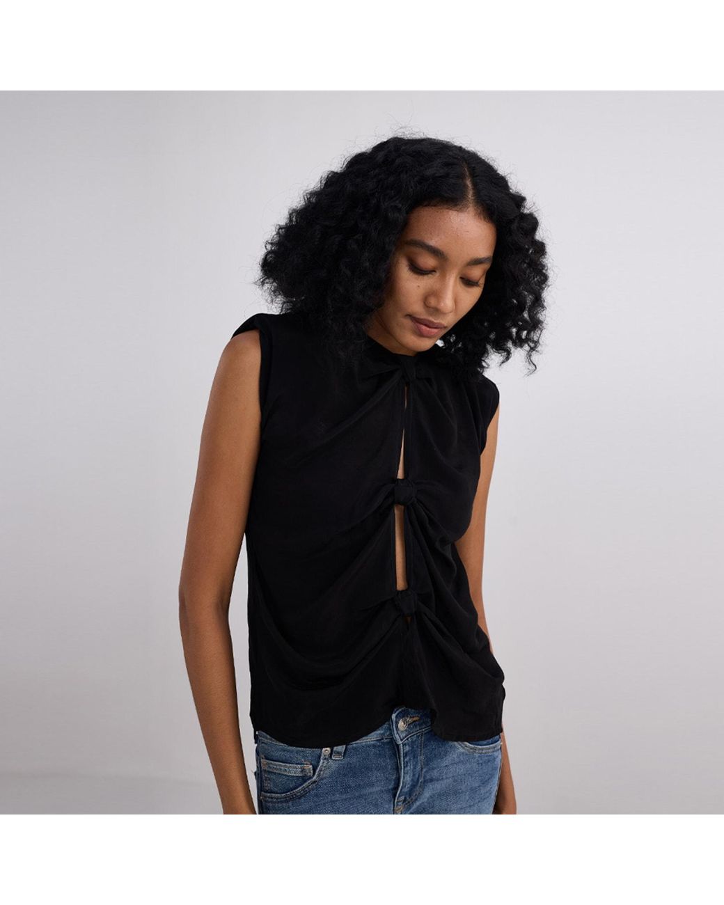 REISTOR Black The Knot-So-Basic Crepe Top