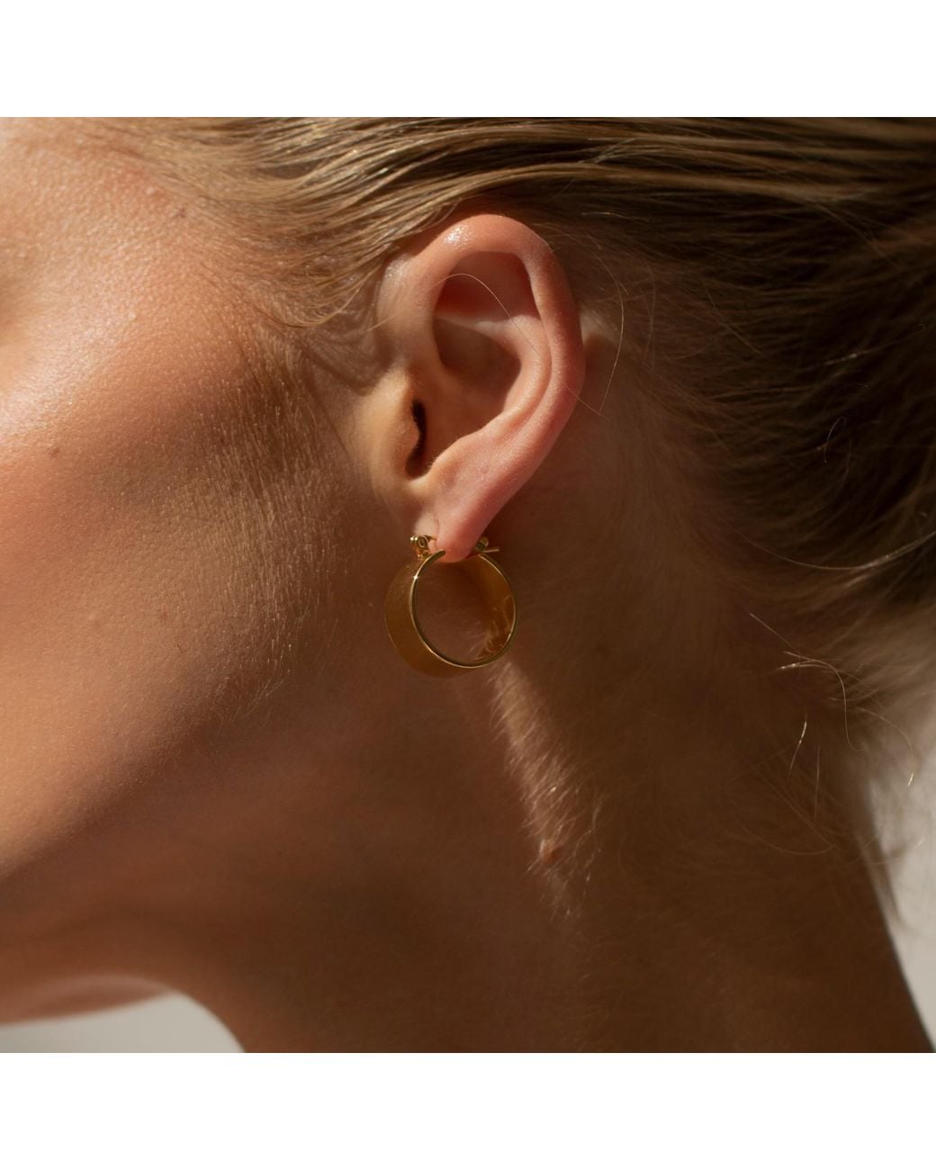 Arctic Fox & Co. Metallic Charlotta Hoop Earrings