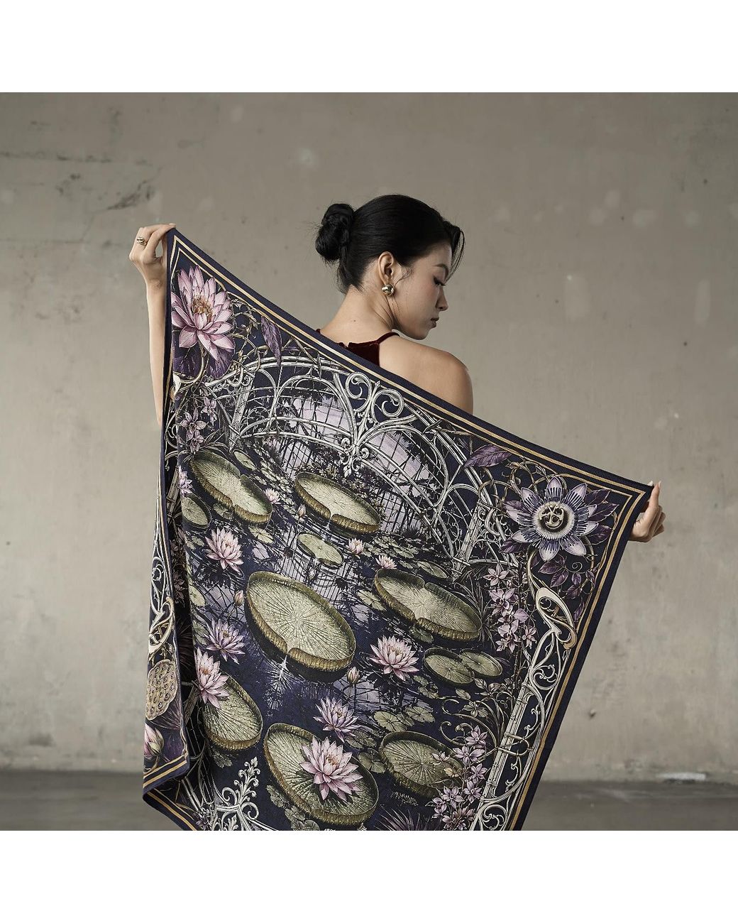 Silk and Bears Gray Waterlily House