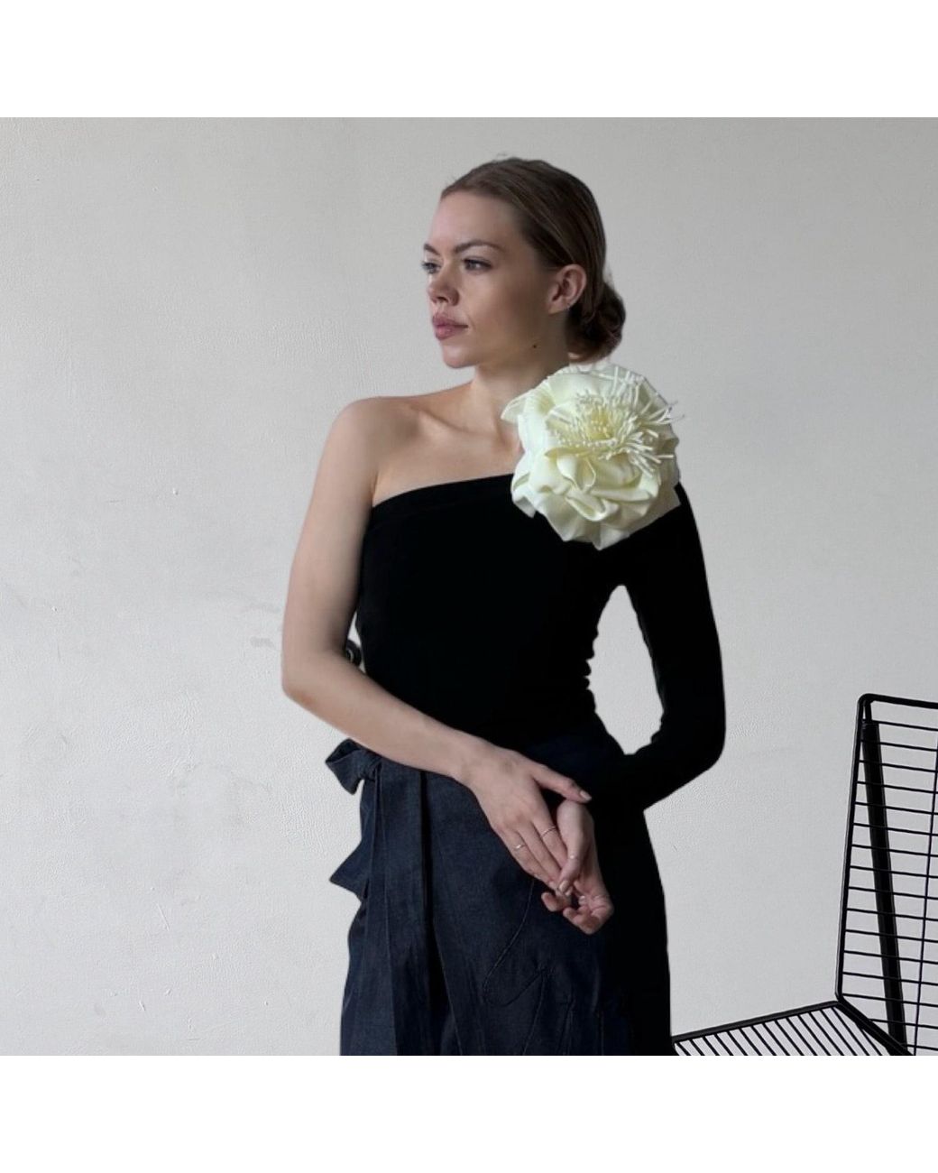 London Atelier Byproduct Black One Sleeve Top With Flower Pin