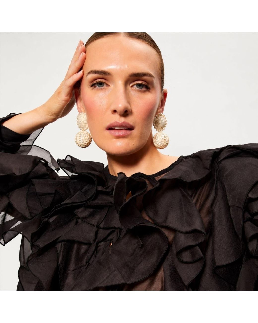 PINAR OZEVLAT Natural Neutrals Dantel Cream