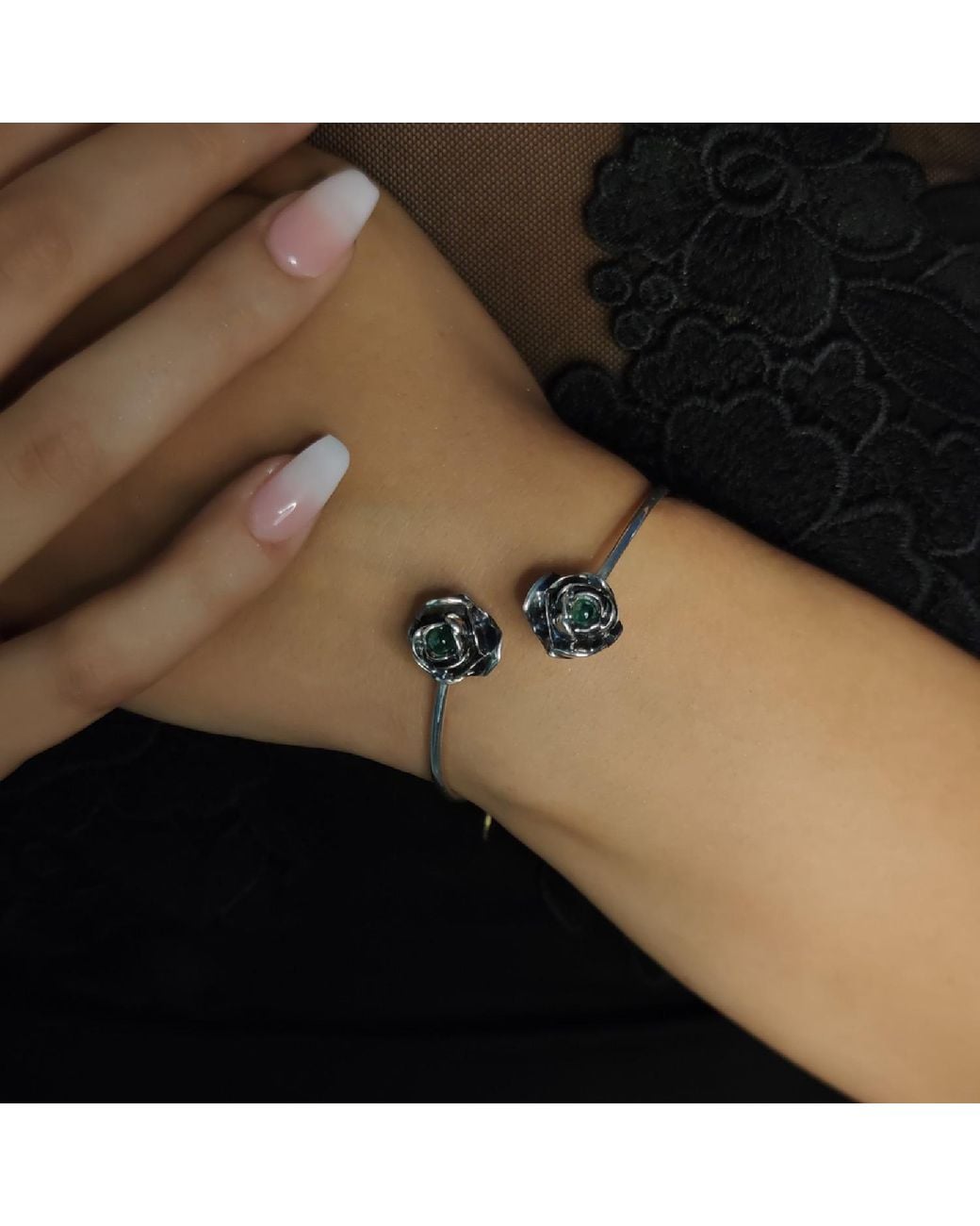 Unaloe Metallic Sterling Bracelet Rocks With Sapphire – Elegant Handmade Jewelry For