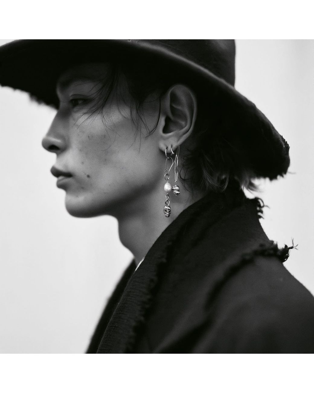 Tama Tokyo Metallic Mujo Sterling Skull And Pearl Drop Earring for men