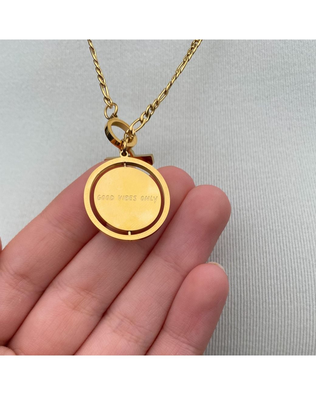 Hoops + Chains LDN Metallic Good Vibes Only Smiley Spinner