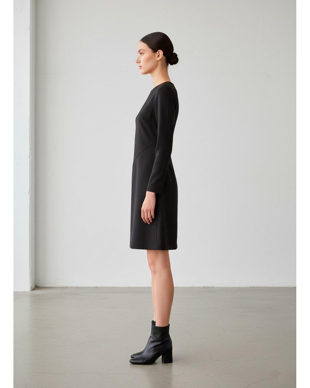 Conquista Black Elegant Long Sleeve A-Line Dress
