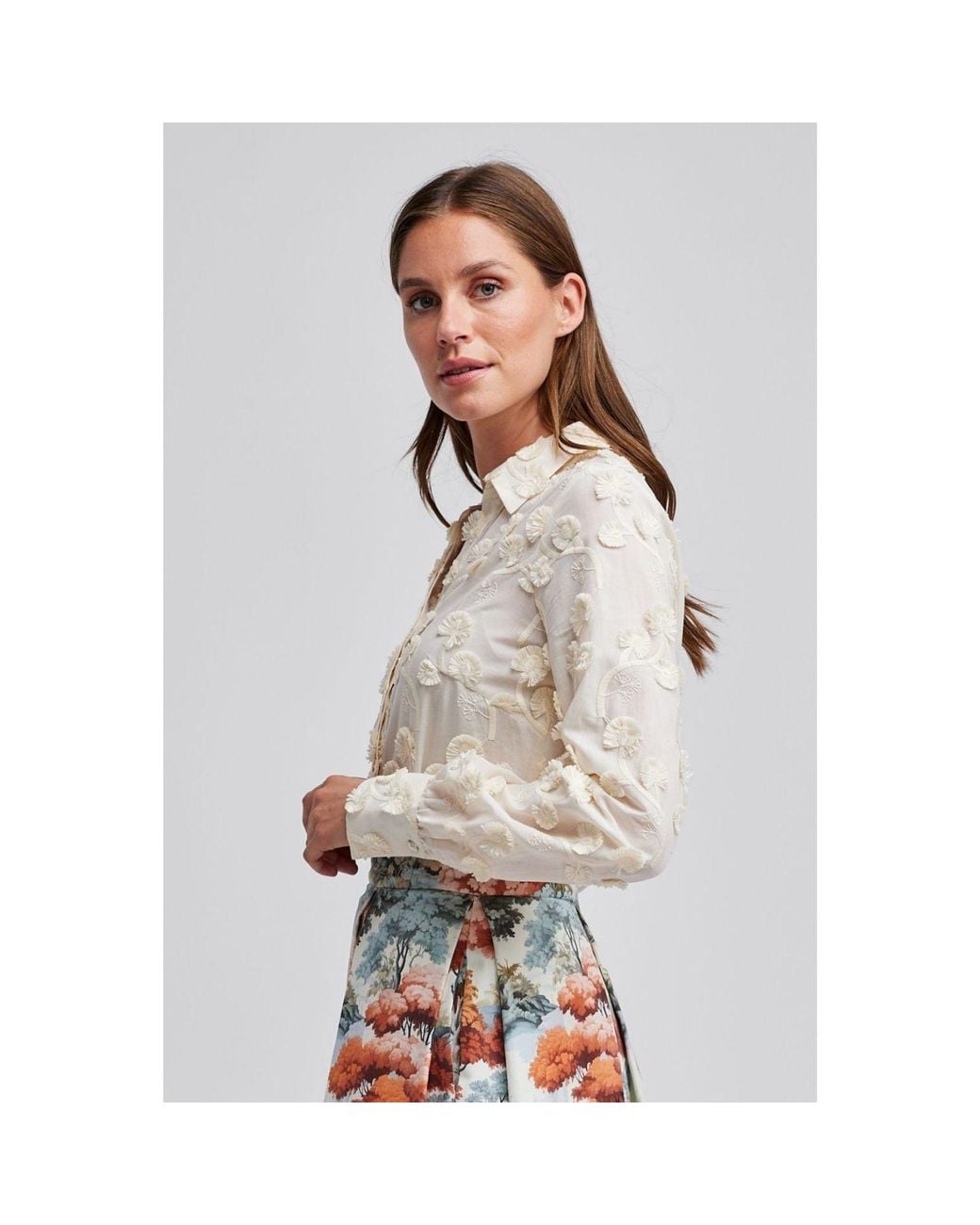 Marianna Déri White Embroidered Blouse