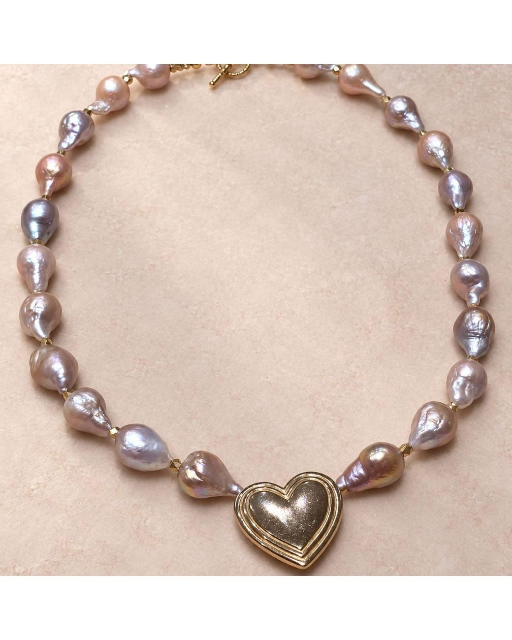 Way to Chic Metallic Rose Baroque Pearl Necklace With Vintage Heart Pendant