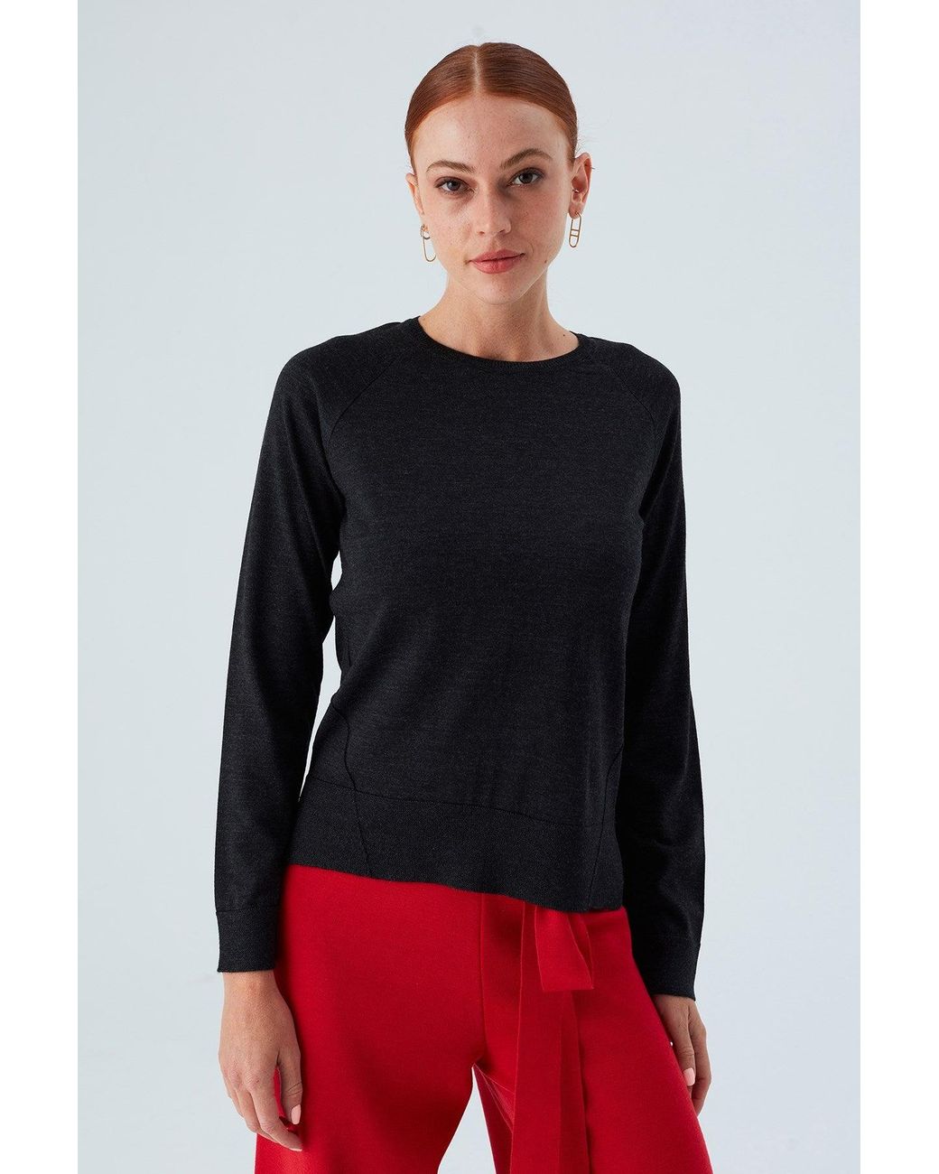 Peraluna Black Vanessa Slit Detailed Asymmetric Fine Pullover
