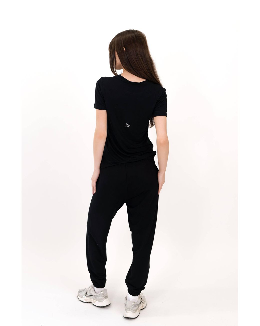 On/Off Essentials Black The Everyday Tee