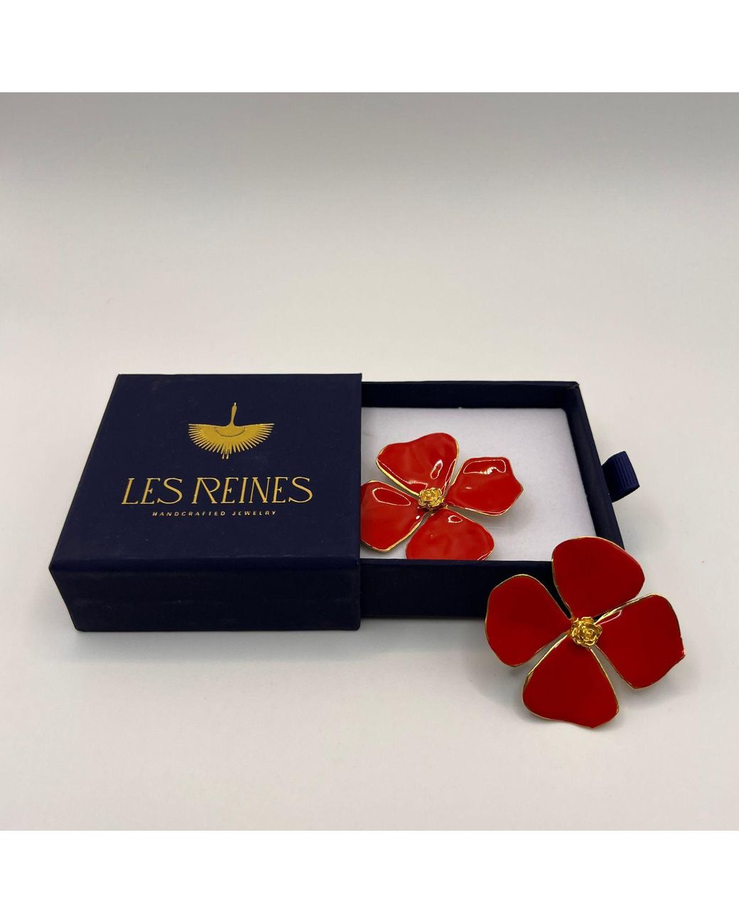 Les Reines Red Garnet