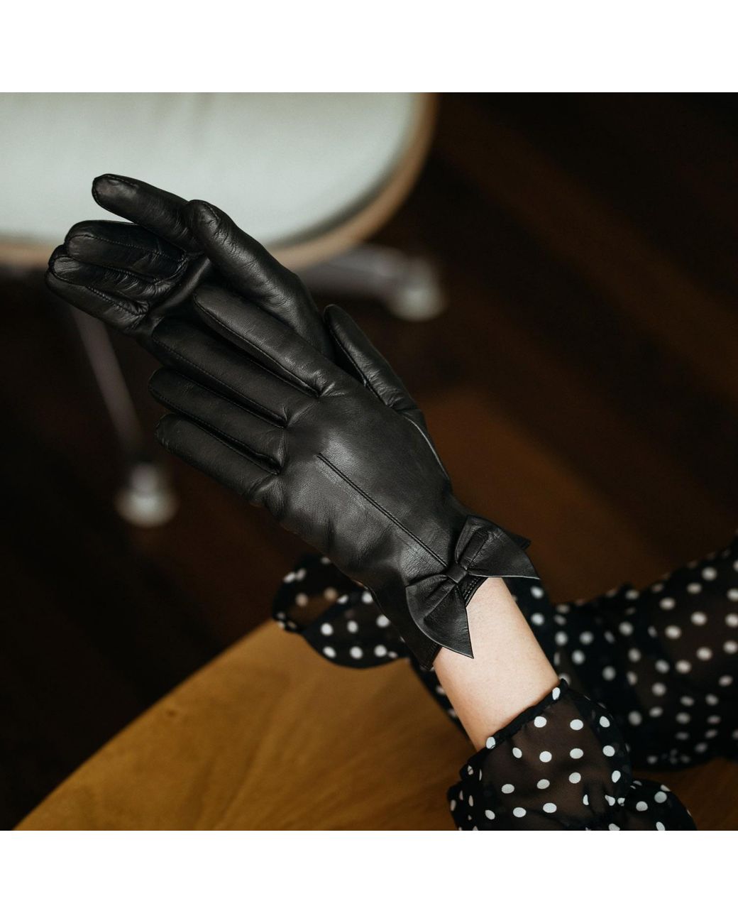 1861 Glove Manufactory Black Avellino