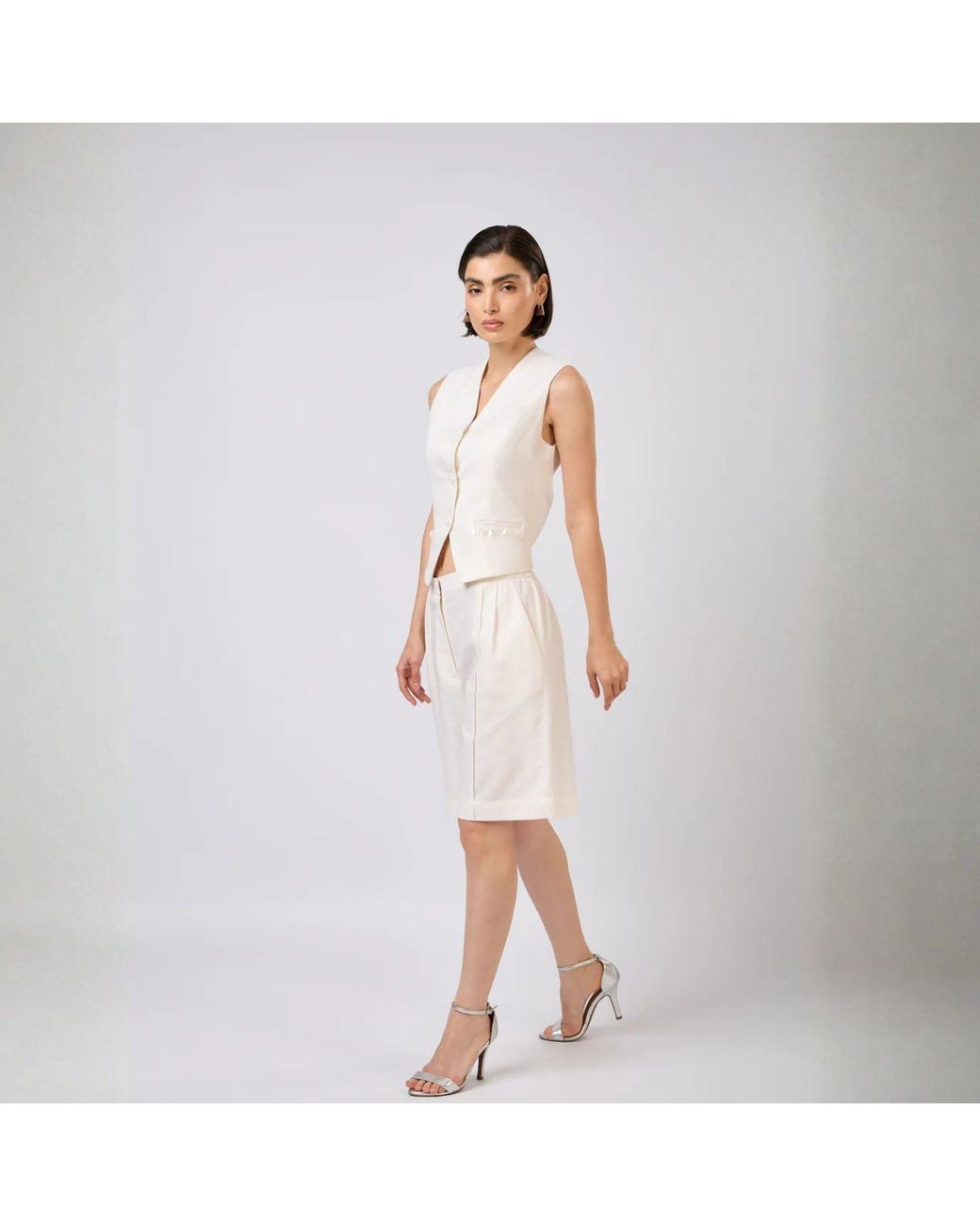 GLAM ON YOU White Lusain Shorts Ivory