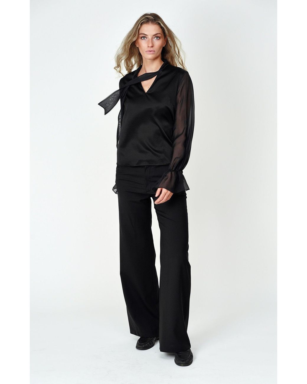 Gunda Hafner Ltd Black Mid Rise Straight Leg Merino Trousers