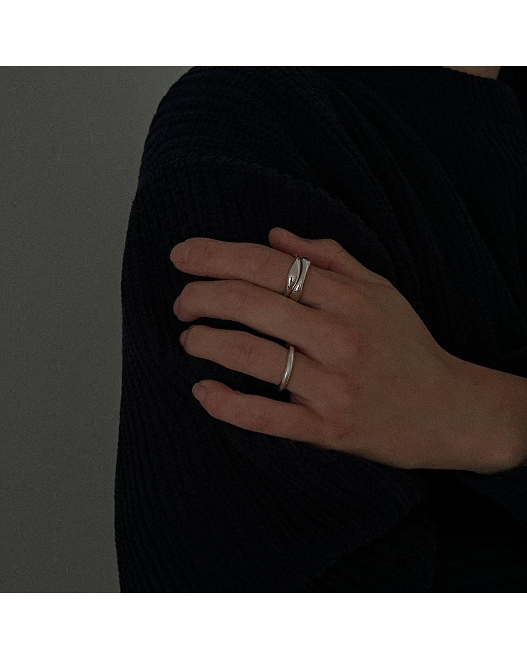 Cote Cache Metallic Symmetry Stackable Wave Ring Set