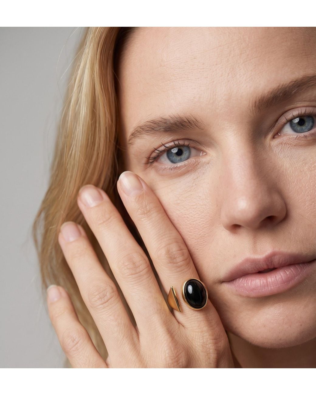 Uchi and Soto Black Enso Onyx Oval Open Front Ring