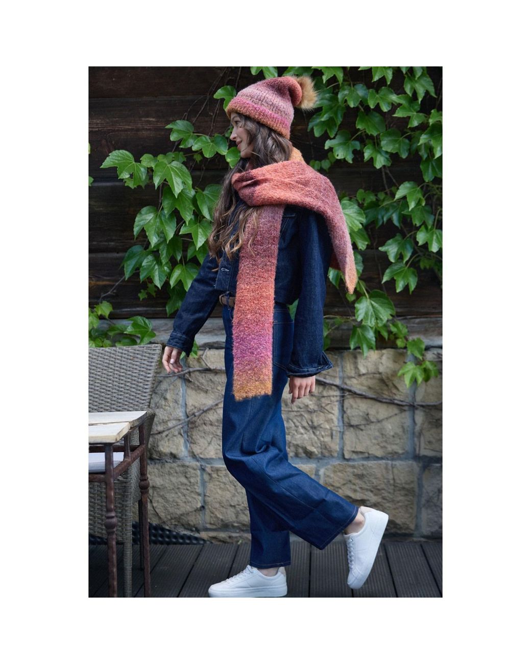 Saachi Red Gradient Knit Scarf