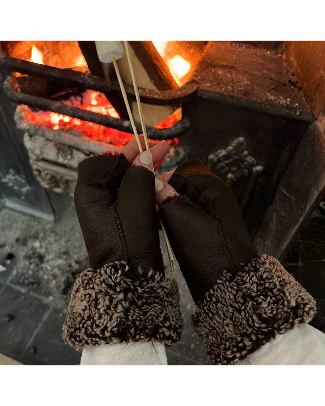 Owen Barry Brown Tube Mittens Sheepskin Hurricane