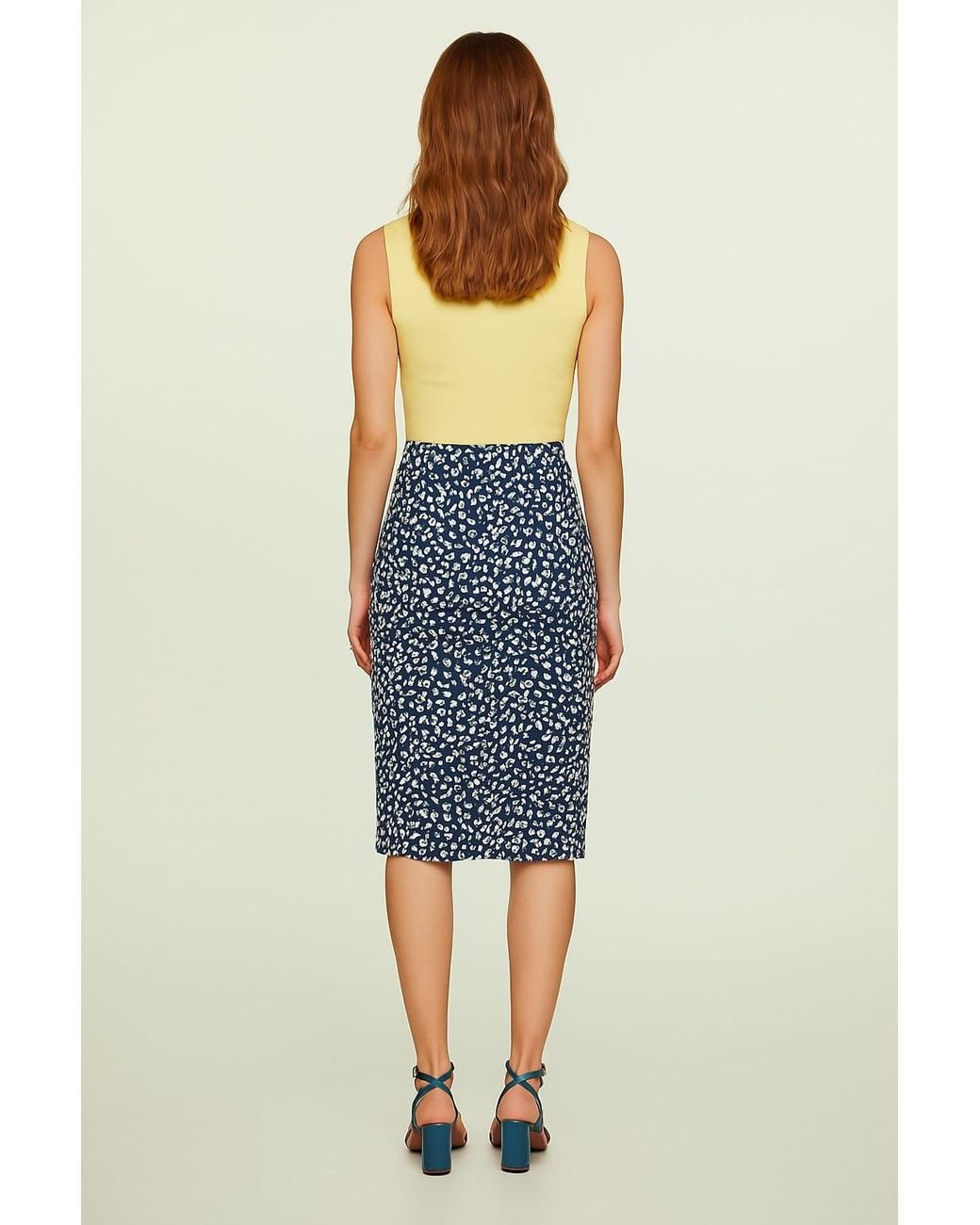 Conquista Yellow Neutrals Cream Sleeveless V-Neck Jersey Top – Stretch Cotton-Blend Fabric