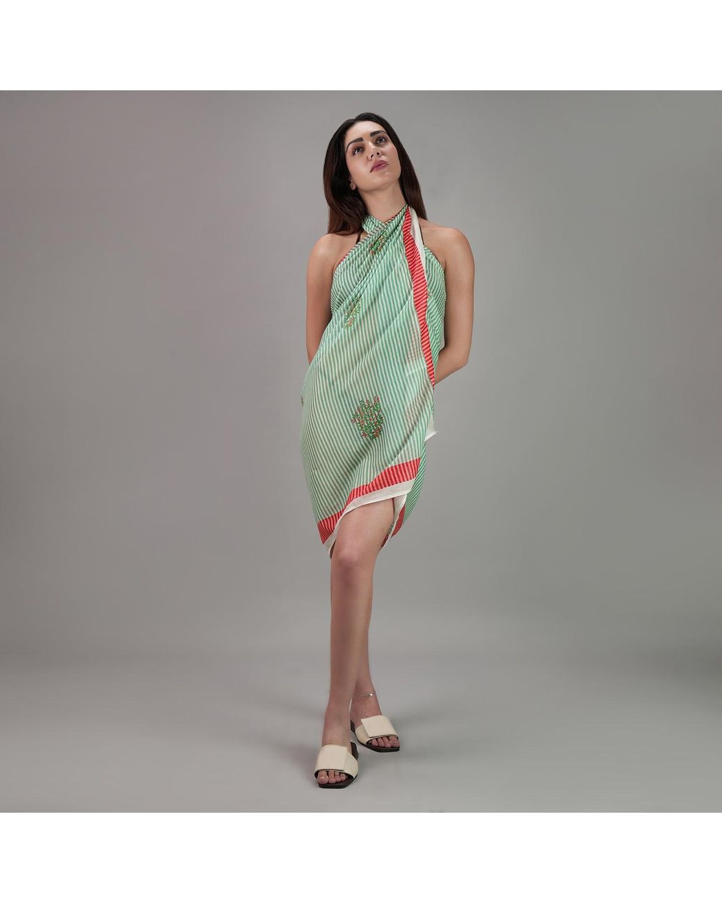 DHARA SHETH DUBAI Blue Azure Bloom Floral Resort Tube-Style Sarong