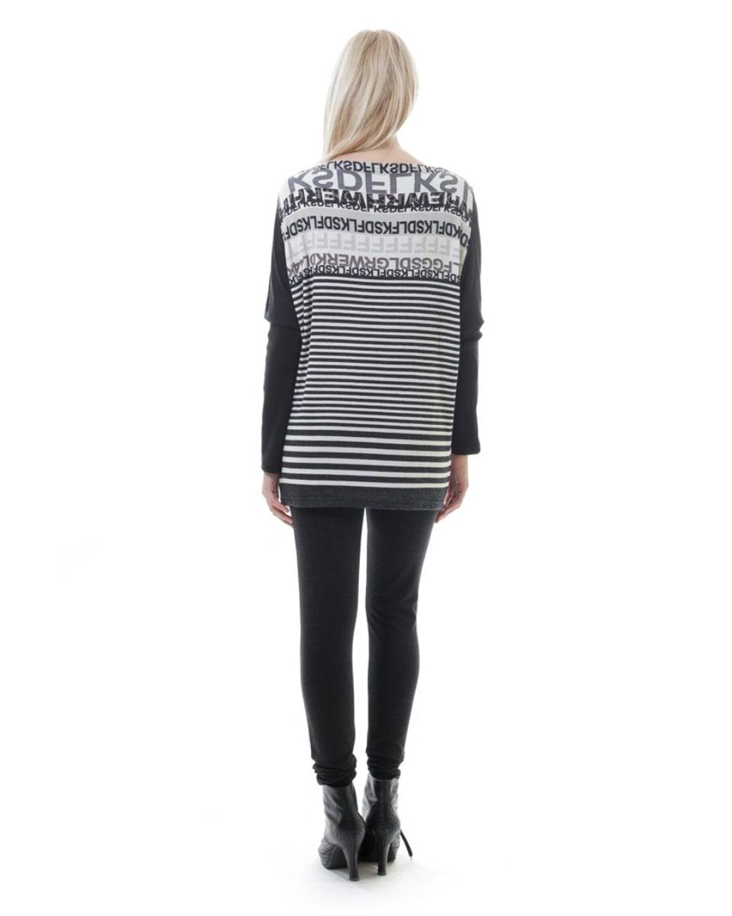 Conquista Black Stripe Pattern Long Sleeve Top