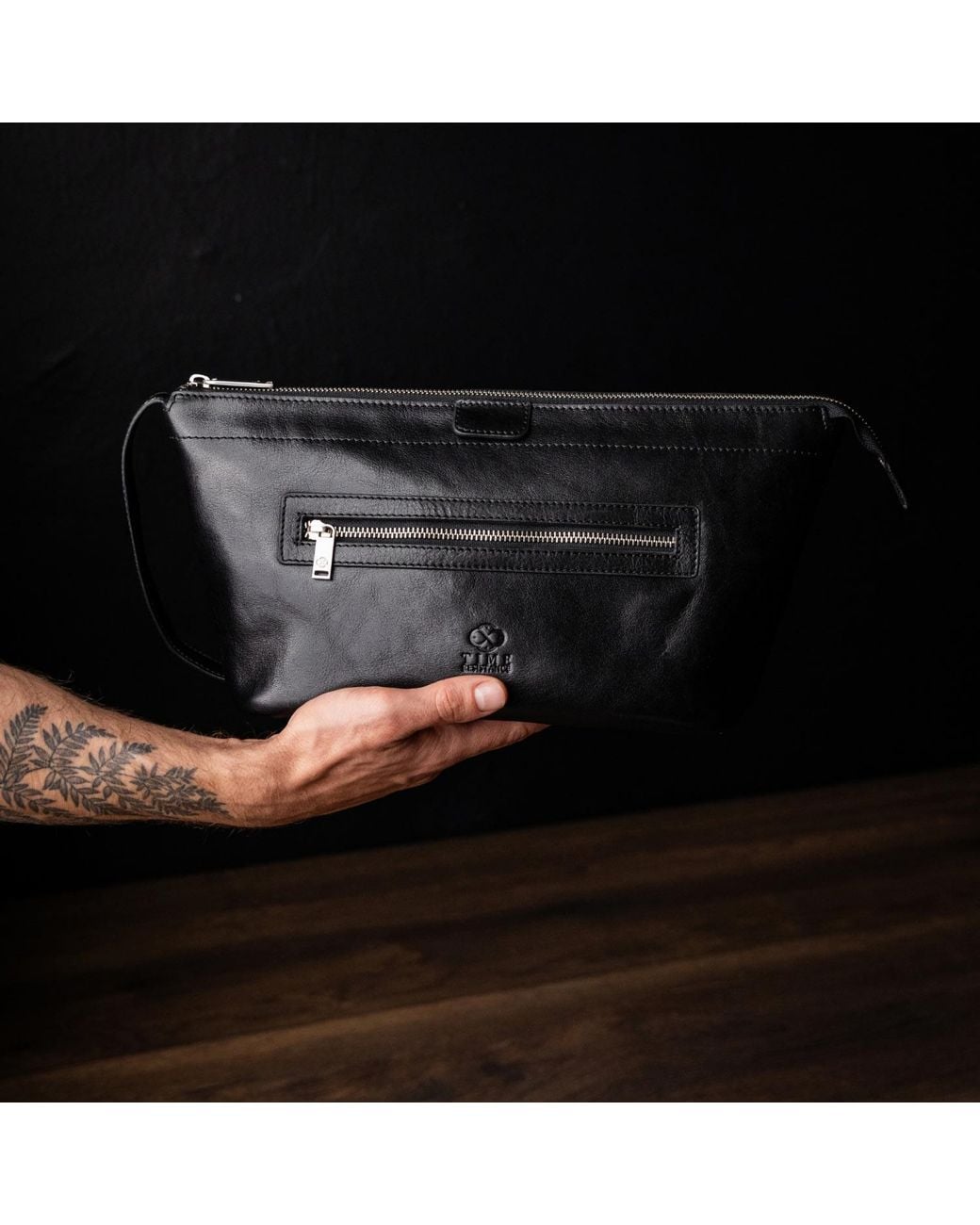 Time Resistance Black Leather Cosmetic Bag Dopp Kit for men