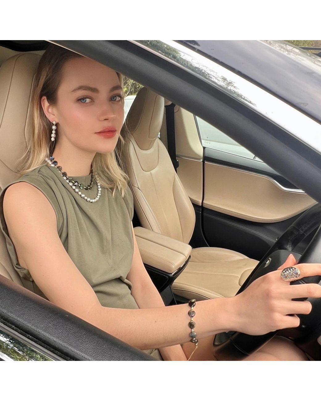 Farra Metallic Classic And Natural Freshwater Pearls Necklace