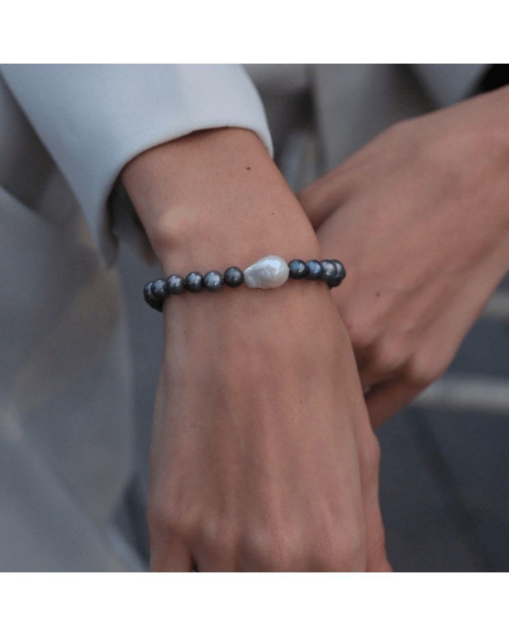 LINYA JEWELLERY Metallic Vola Pearl Bracelet