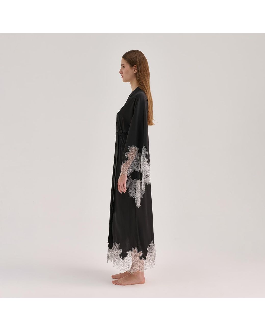 Avenue 8 Black Lace Detailed Maxi Robe
