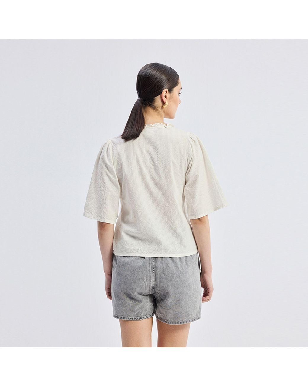 REISTOR White Relaxed Fit Top With Ruffles & Front-Ties