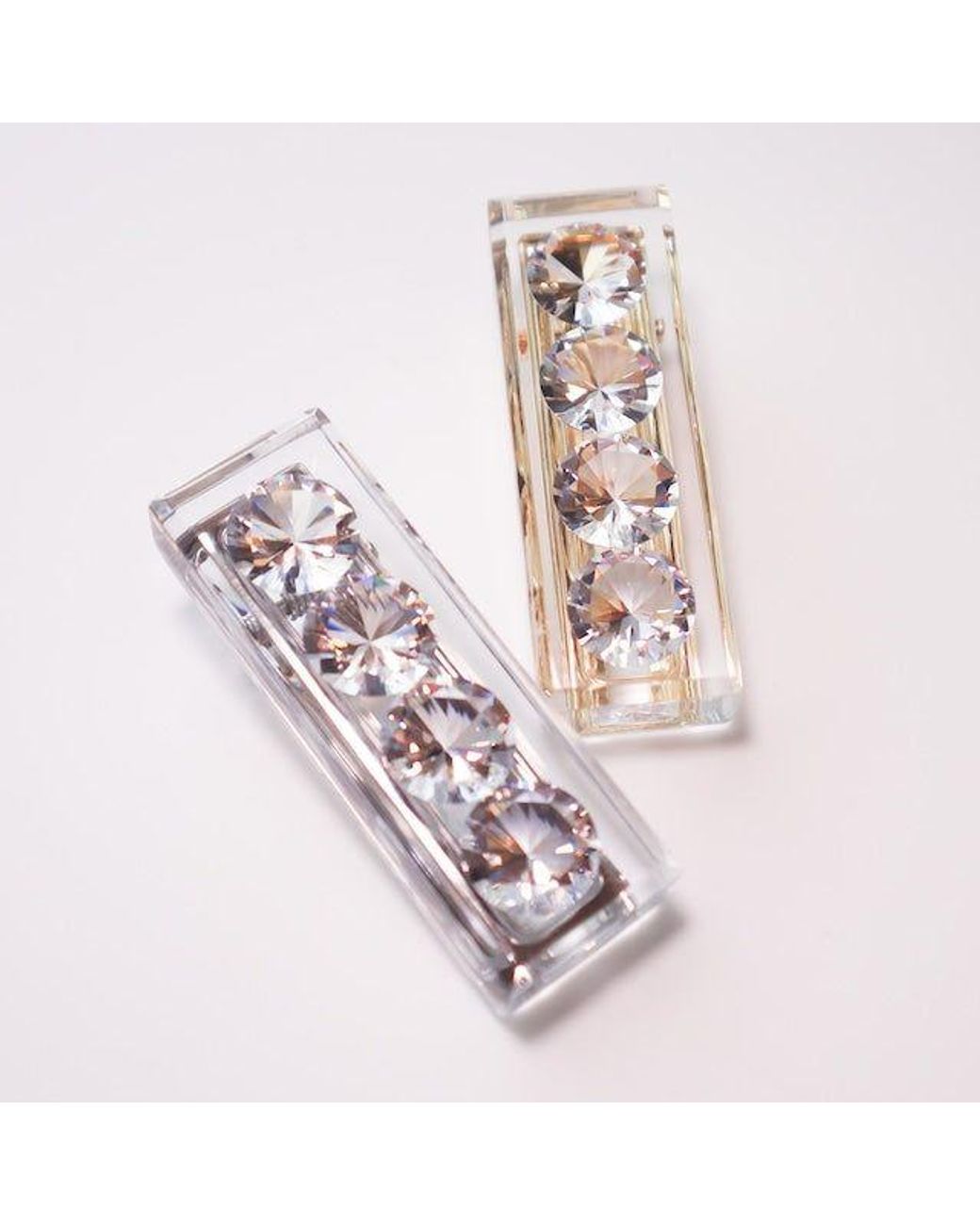 Iostudio White Jewelry Clip Happiness