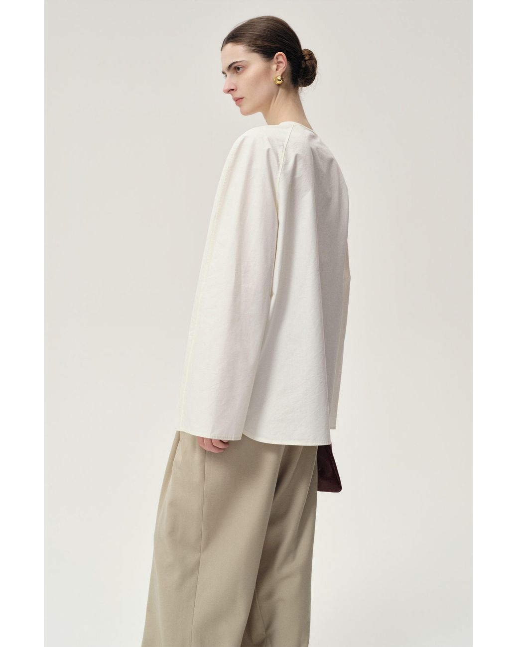 FRONT ROW SHOP White Sculptural Shaped Shirt Off