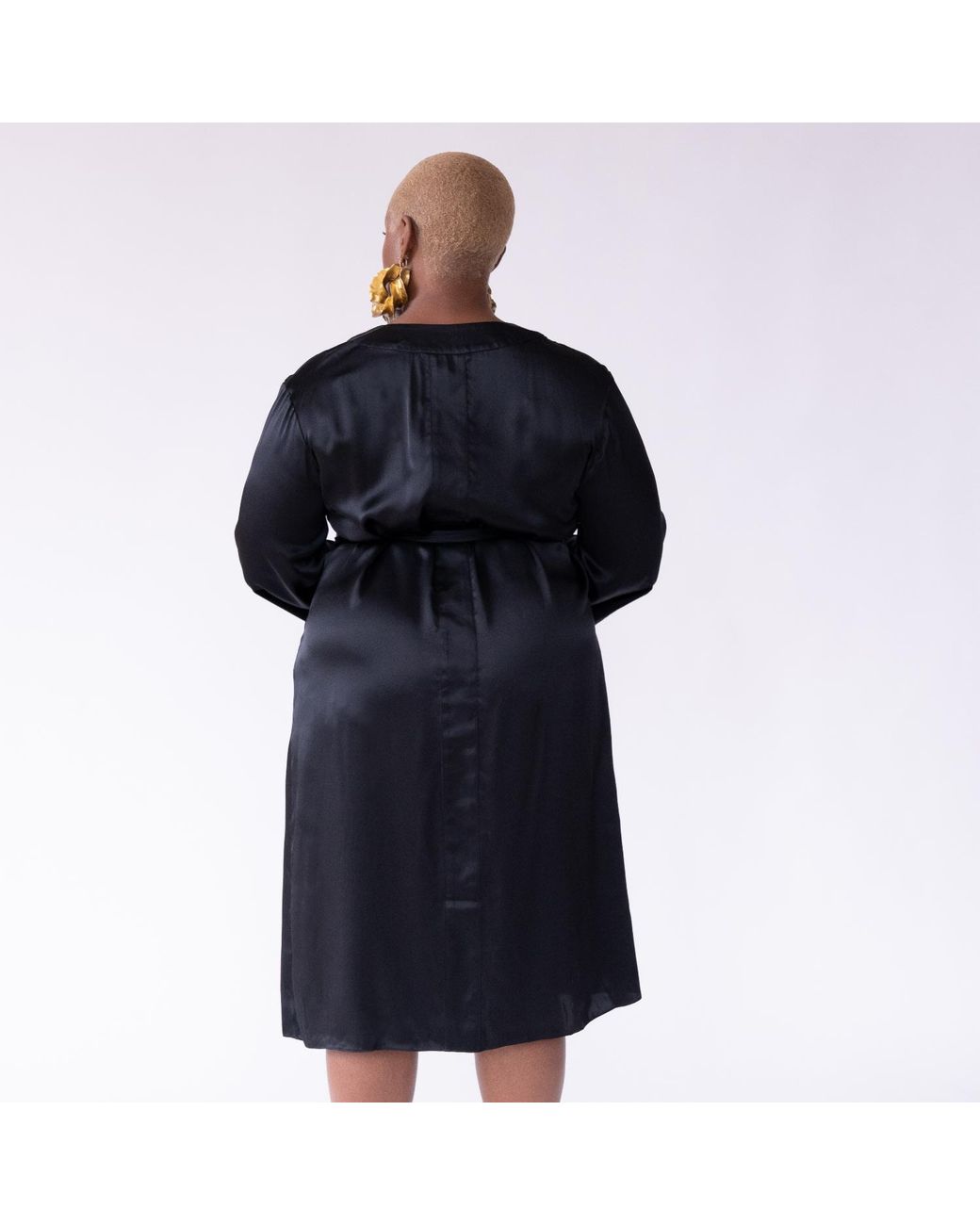Je Mérite (I Deserve) Black Silk Wrap Robe
