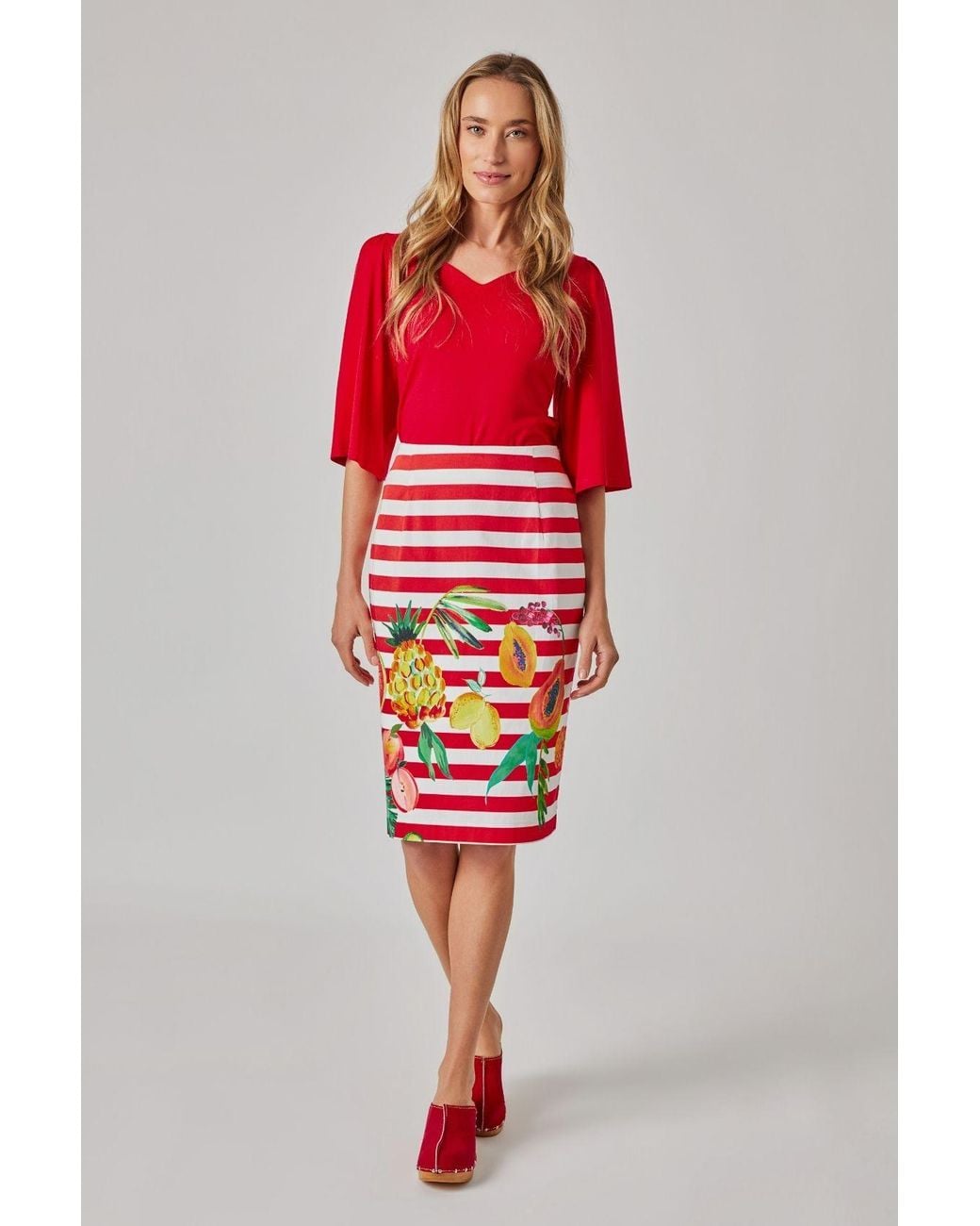 Marianna Déri Red Pencil Skirt With Tropical Print