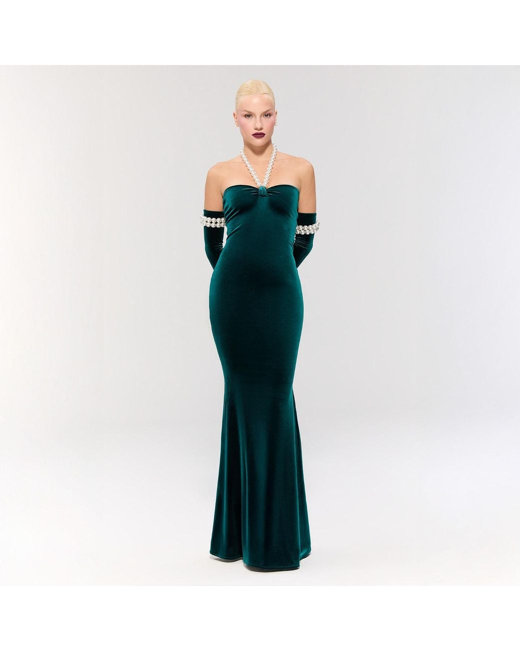 Nur Karaata Black Dynasty Necklace Gown