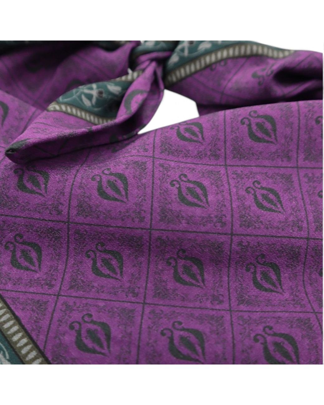 Monzlapur New York Purple Diamond Sea Horse Small Scarf