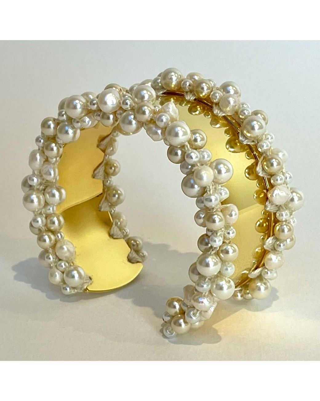 PINAR OZEVLAT Green Neutrals Pearl Cluster Bangle