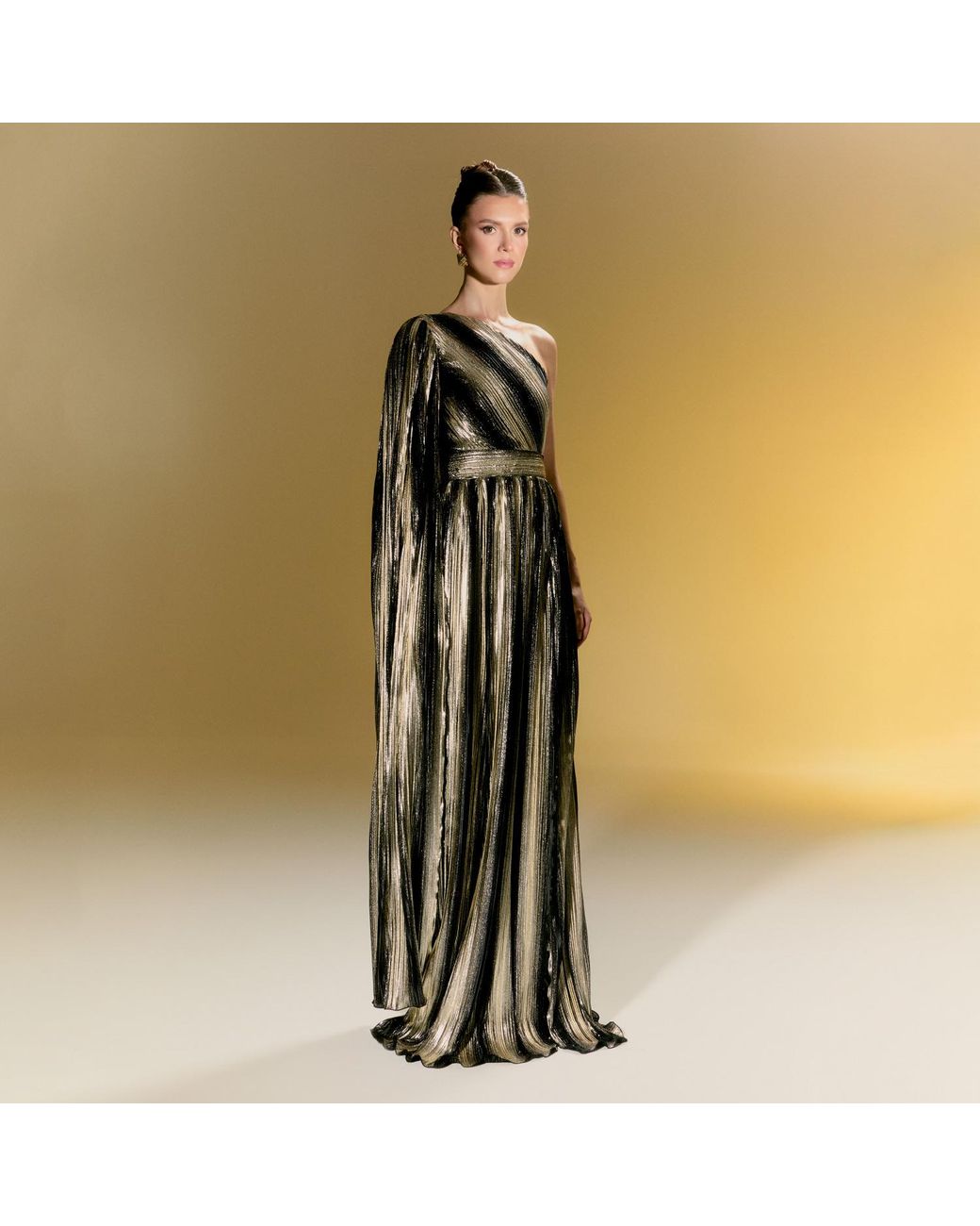 Nur Karaata Metallic New Baglioni Gown