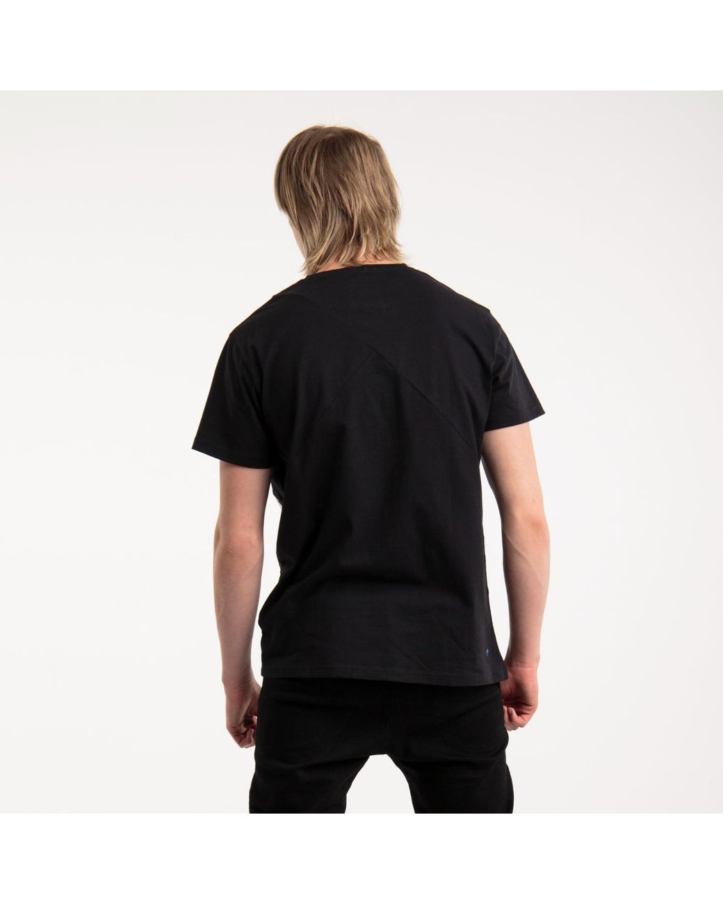 Reet Aus Black T-Shirt For Arrow for men