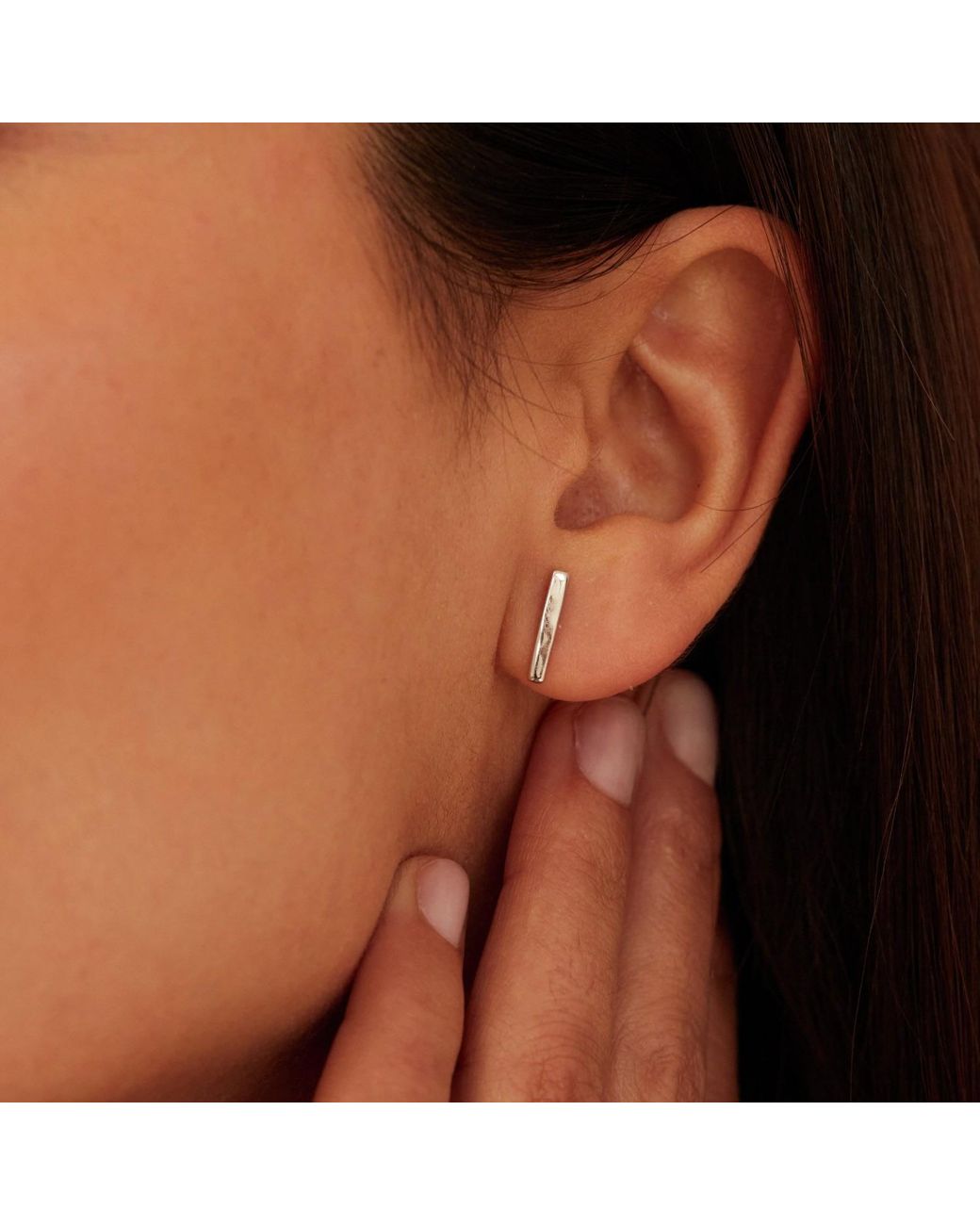Lily & Roo Metallic Plain Bar Stud Earrings